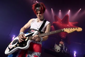 Yungblud Gets Airborne for ‘Cotton Candy,’ ‘Strawberry Lipstick’ at 2020 EMAs