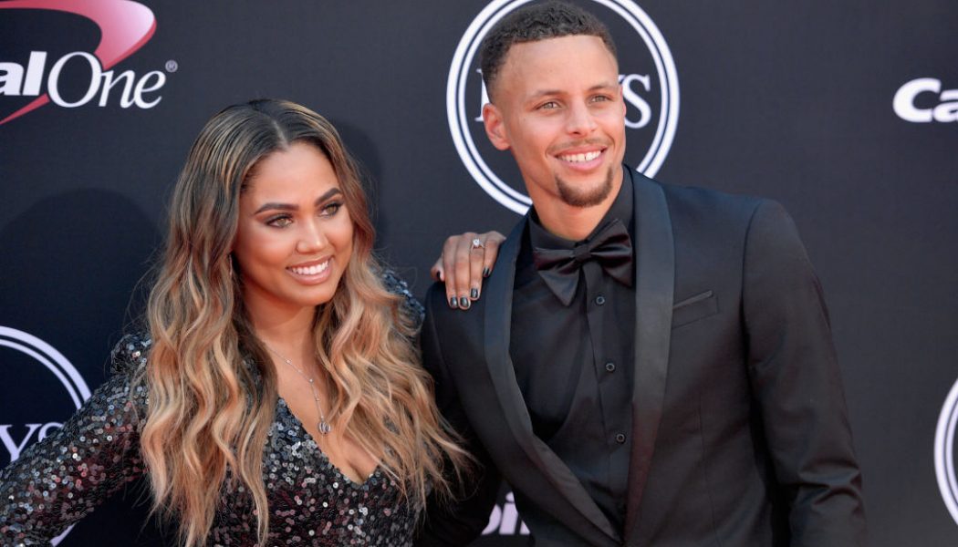 Big Assist: Steph & Ayesha Curry Will Donate Thousands of Books To Oakland Schools