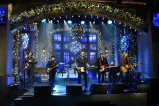 Bruce Springsteen Performs ‘Ghosts’ and ‘I’ll See You in My Dreams’ on Saturday Night Live