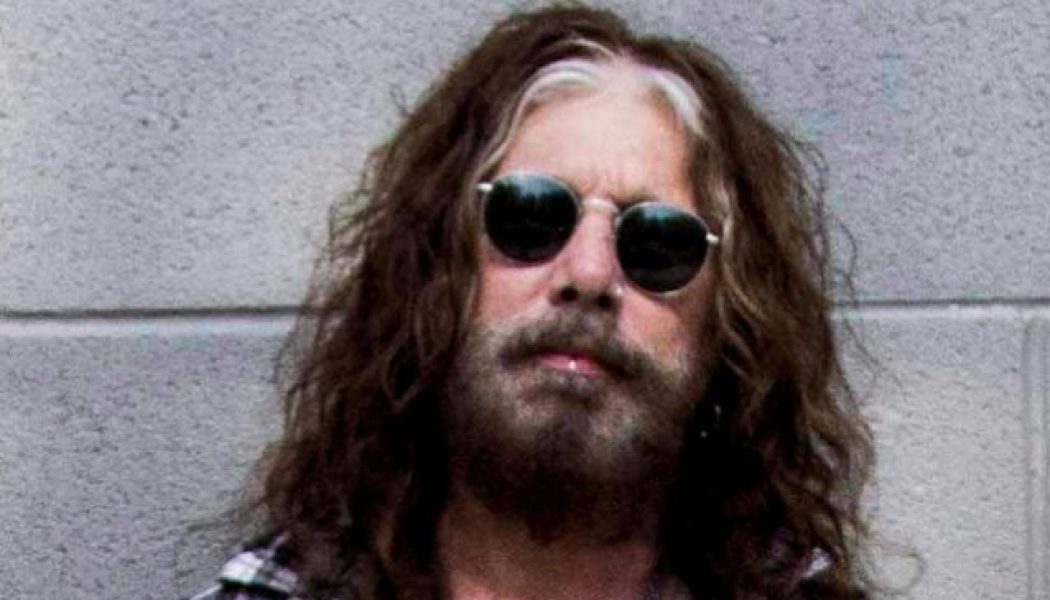 Former MÖTLEY CRÜE Singer JOHN CORABI Says His Upcoming Autobiography Will ‘Piss Off’ A Few Of His Ex-Wives