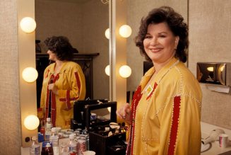 K.T. Oslin’s Biggest Billboard Hits: ’80’s Ladies,’ ‘Come Next Monday,’ ‘Hold Me’ & More