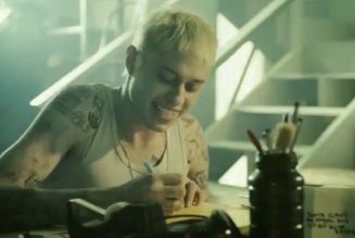 Pete Davidson Spoofs Eminem’s “Stan” Video on SNL: Watch