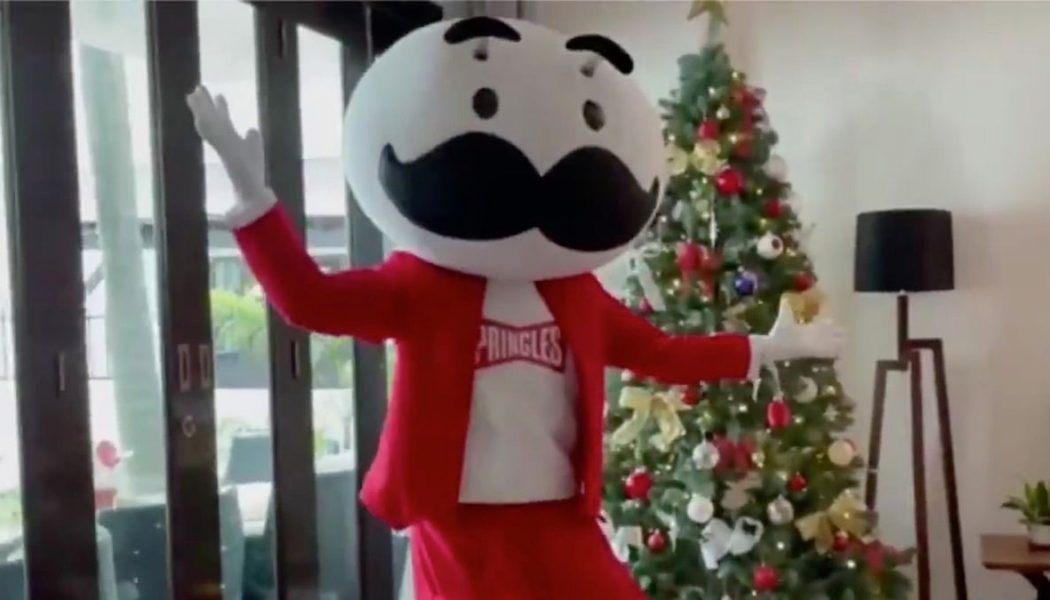 Pringles Reveal Mascot’s Full Body After John Oliver’s Dare