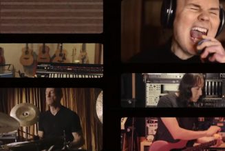 SMASHING PUMPKINS Perform ‘Cyr’ Title Track On ‘The Tonight Show Starring Jimmy Fallon’ (Video)