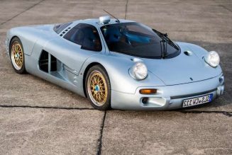 The 1993 Isdera Commendatore 112i Is the Mid-Engine V-12 Supercar Time Forgot