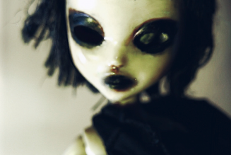 Alice Glass Teases Debut Album with New Song “SUFFER AND SWALLOW”: Stream