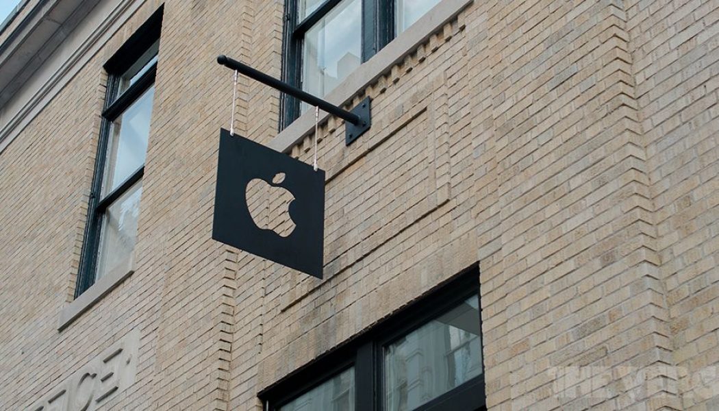 Apple temporarily closes all remaining Apple Stores in the UK