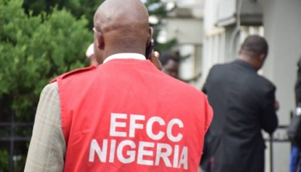 EFCC arrests 10 ‘internet fraudsters’ in Abuja