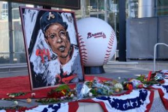Hank Aaron Died Of Natural Causes, Death Not Linked To COVID-19 Vaccine