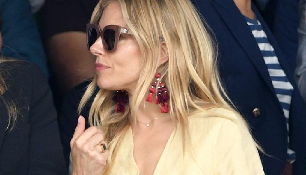 If You Look Closely You’ll Spot This One Accessory In So Many Iconic Pictures