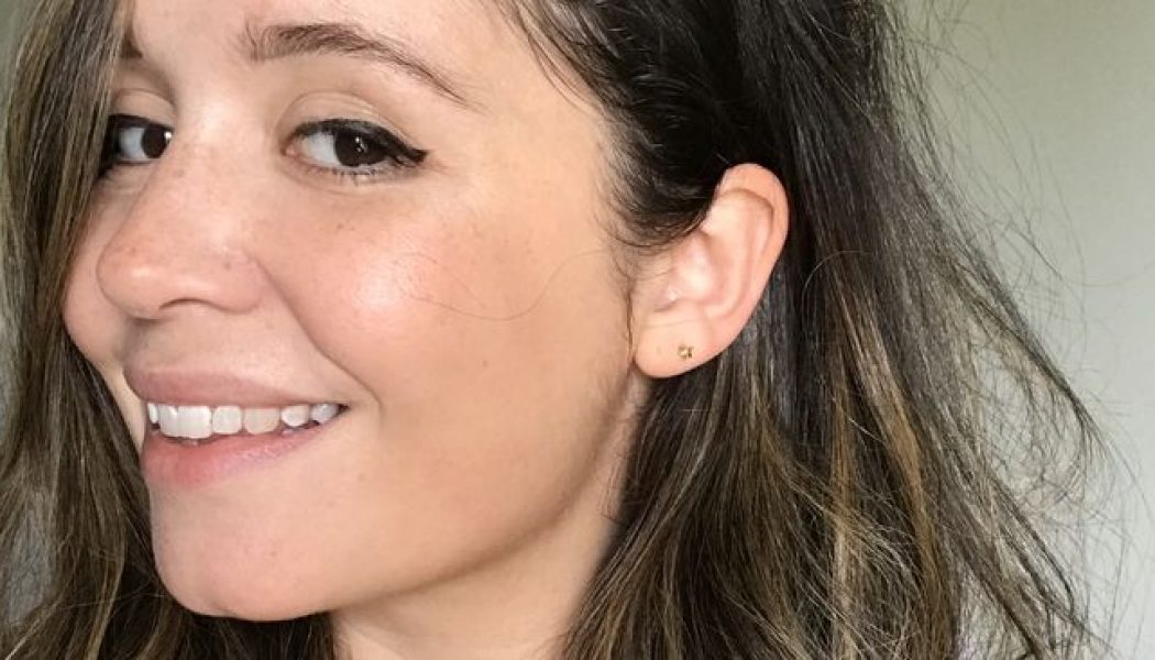 I’m 35 and Get 5 Hours Sleep, But Friends Think I Look 27—Here Are My Tricks