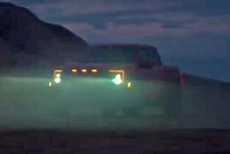 Look the 2021 Ford F-150 Raptor in the Face