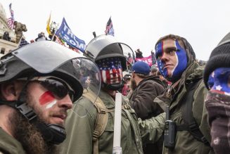 Online researchers scramble to identify Capitol raid participants