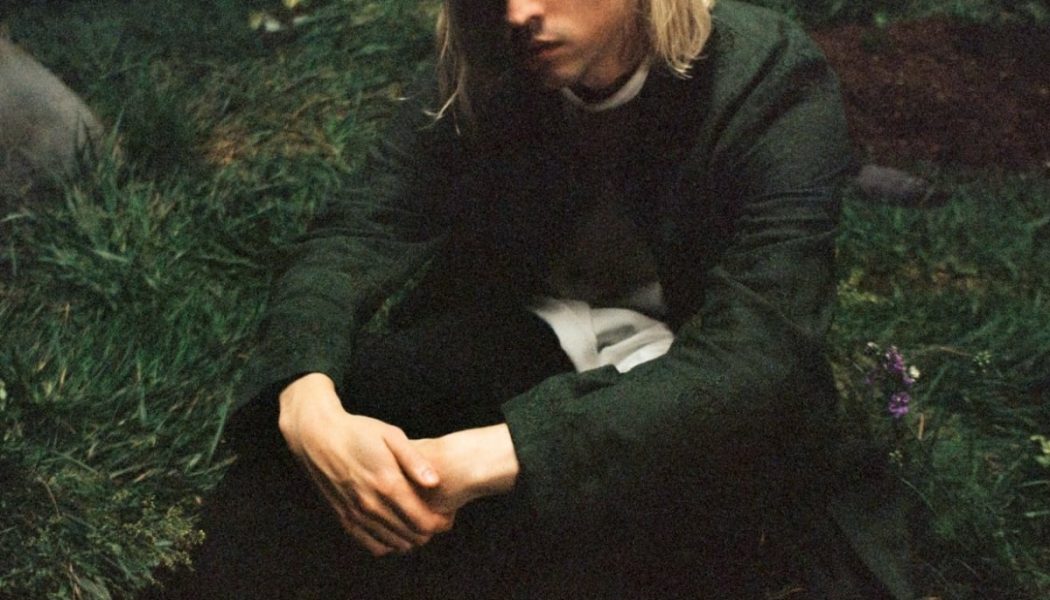 Porter Robinson Shares Preview, Announces Release Date of “Look At The Sky”