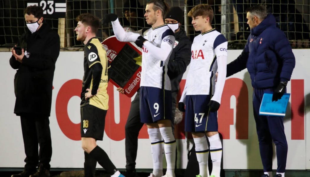 Report: Spurs player poised to leave on loan as talks continue over exit