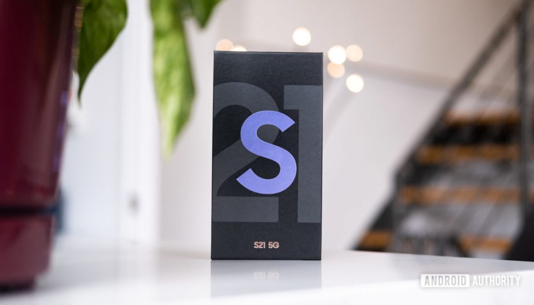 Samsung to Slowly Ditch Wired Headphones and In-box Chargers