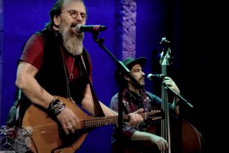 Steve Earle Honors to Justin Townes Earle with “Harlem River Blues” Cover on Kimmel: Watch