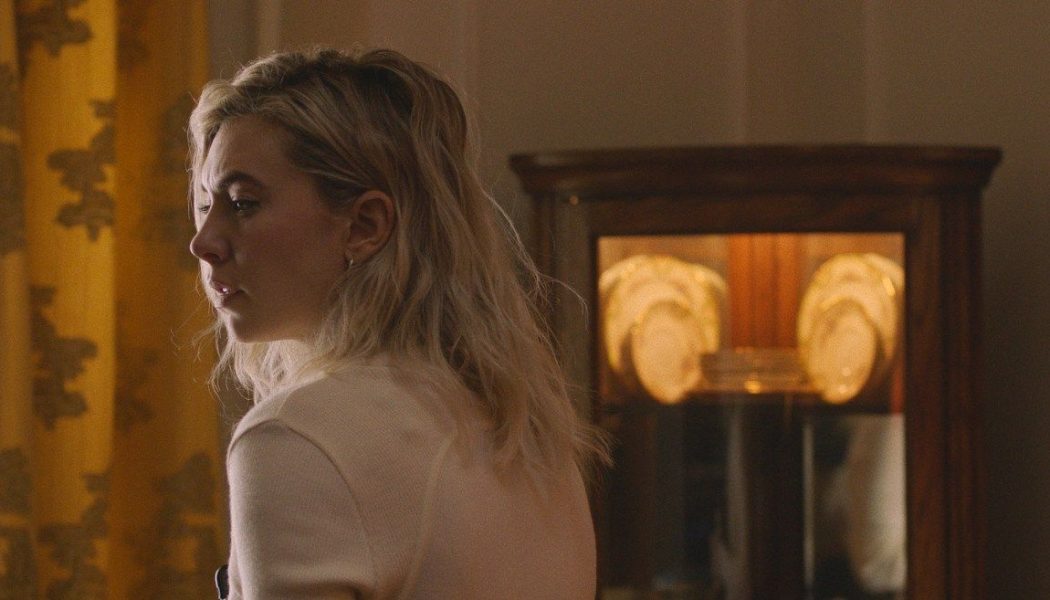 Vanessa Kirby Stands Tall In Netflix’s Shrugworthy Pieces of a Woman: Review