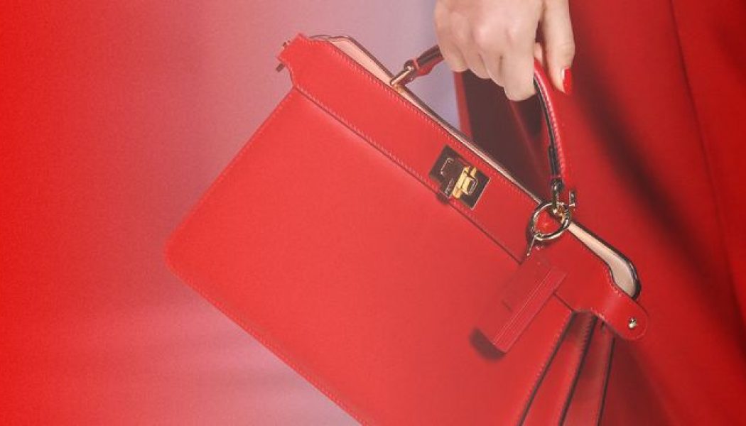 6 Trendy Handbag Colours That Are Winning Spring 2021