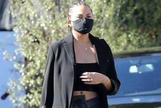 Chrissy Teigen Wore the “Weird” Jeans Fashion Girls Can’t Stop Buying