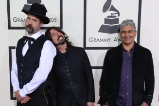 Ex-Nirvana Members Dave Grohl, Krist Novoselic and Pat Smear Still Jam Together