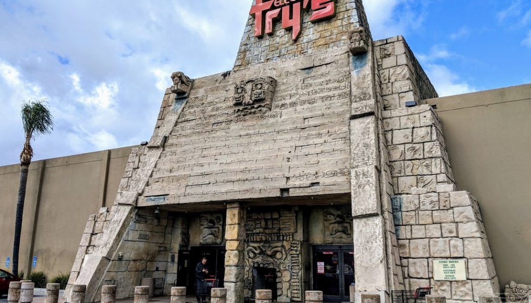 Fry’s Electronics is shutting its doors for good