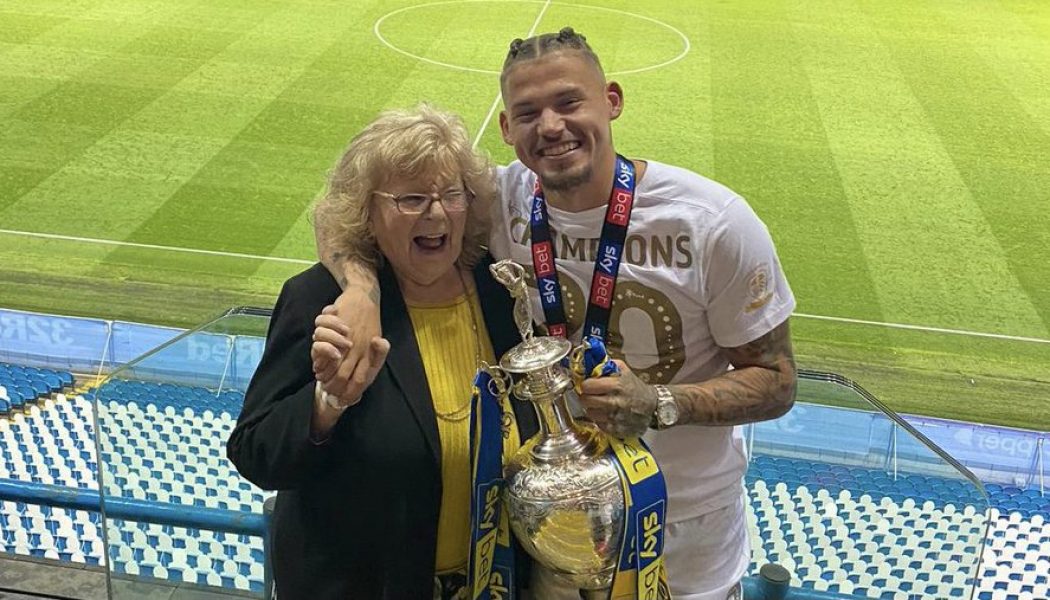 Photo: Leeds players and Bielsa send emotional tribute to Kalvin Phillips’ grandmother
