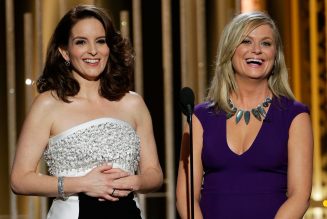 Tina Fey & Amy Poehler to Host 2021 Golden Globes From Separate Coasts