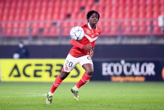 Arsenal and Leicester reportedly keeping tabs on French centre-back