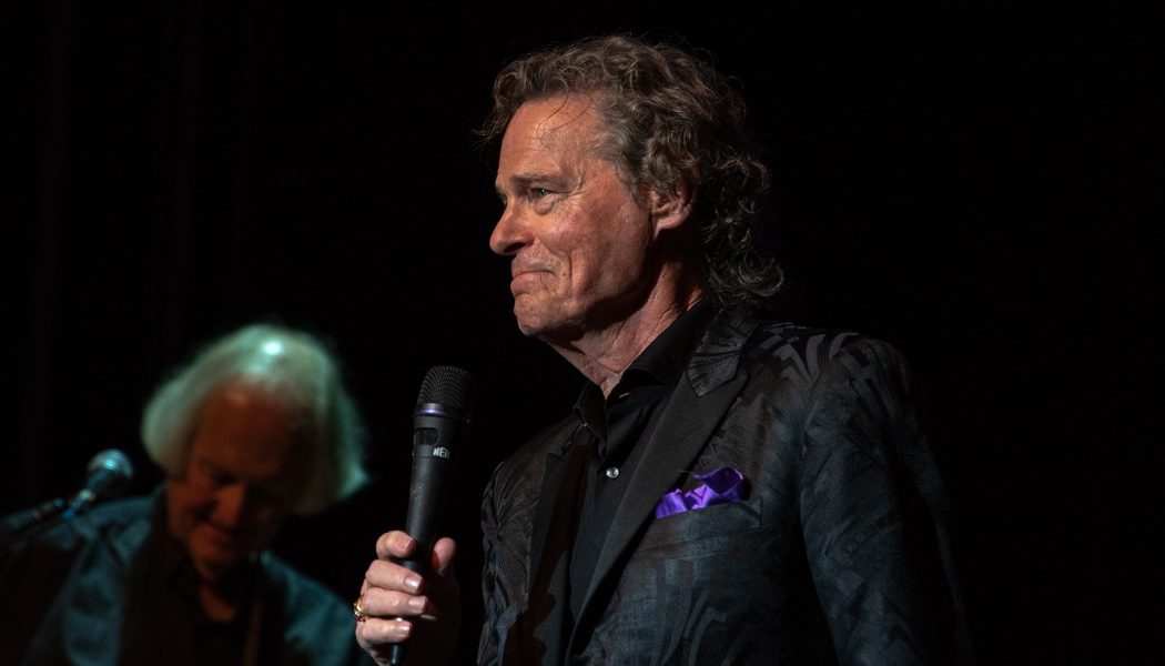 B.J. Thomas Diagnosed With Stage 4 Lung Cancer