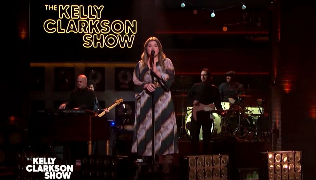 Kelly Clarkson Puts Some Extra Pep in Her Step for Cover of Faith Hill’s ‘Keep Walkin’ On’