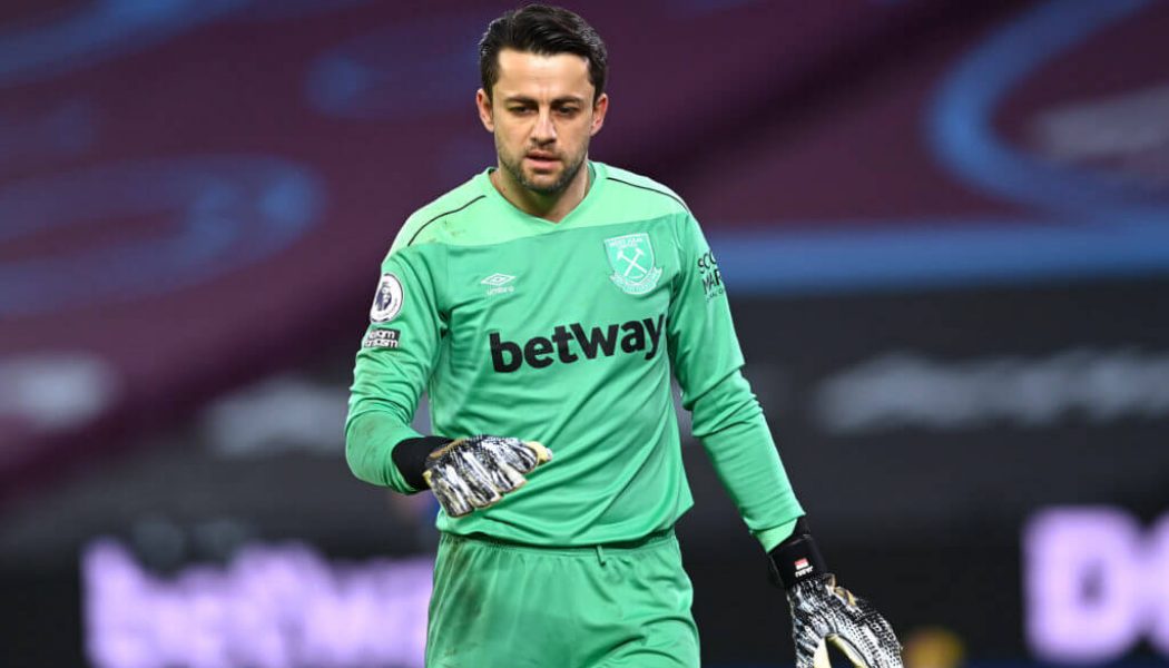 Lukasz Fabianski signs contract extension at West Ham United