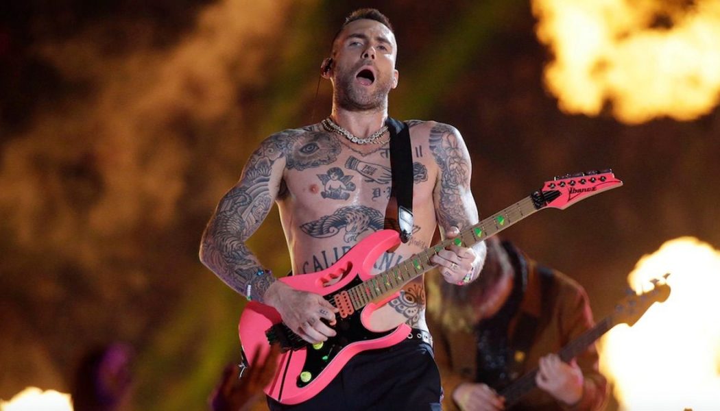 Maroon 5 Singer Adam Levine Declares “There’s No Bands Anymore”