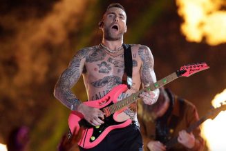 Maroon 5 Singer Adam Levine Declares “There’s No Bands Anymore”