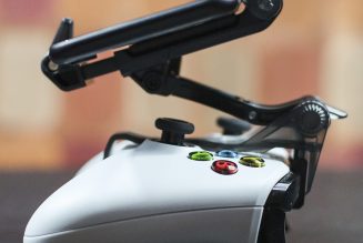 OtterBox’s Mobile Gaming Clip is clever but clumsy