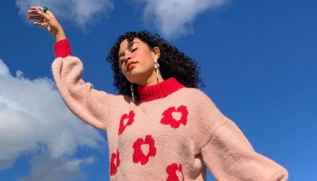 This Chic Hair Trend Is Everywhere Right Now, and It’s Perfect for Lazy Girls