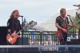 Watch NIGHT RANGER Perform ALICE COOPER, DAMN YANKEES Covers At Socially Distanced Concert At SeaWorld In Orlando
