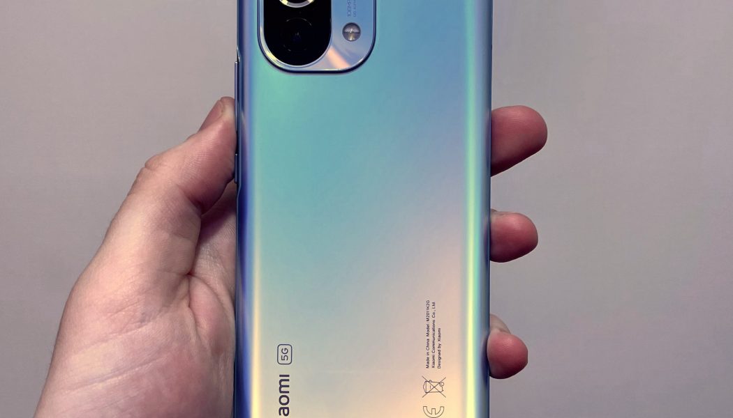 Xiaomi Mi 11 review: undercutting Samsung