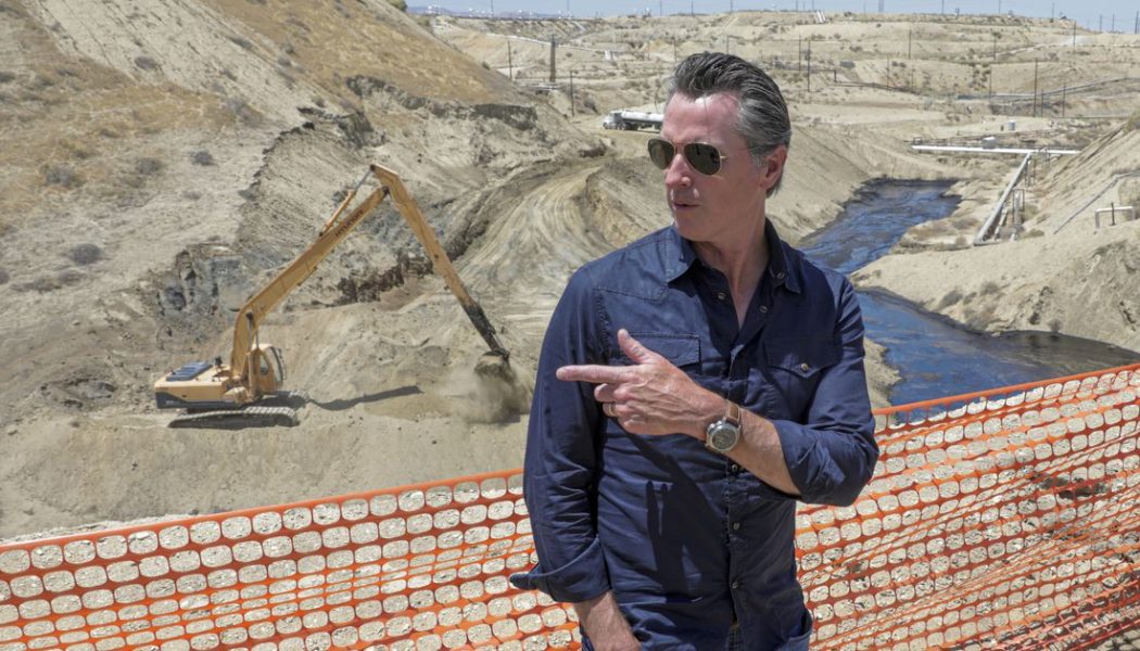 California Governor sees an end to oil extraction in the state