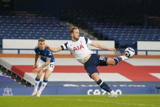 Ex-PL star compares his move to Man Utd with Kane’s current situation at Tottenham