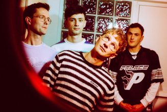 Glass Animals Take us to ‘Dreamland’ for Late Night ‘Heat Waves’ Performance: Watch