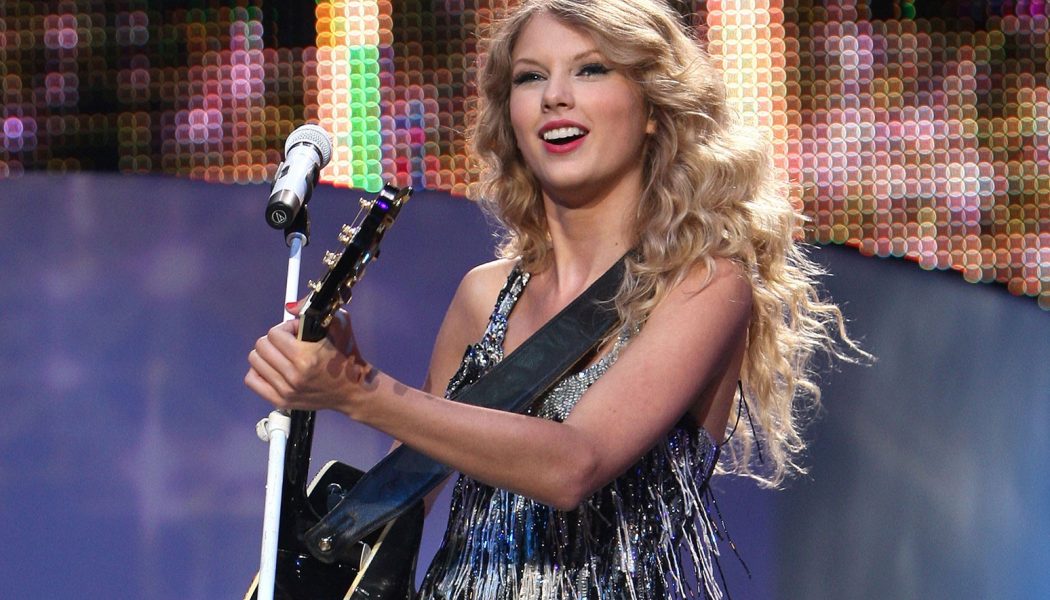 Here Are the 13 Best ‘Fearless (Taylor’s Version)’ Memes From Taylor Swift Fans