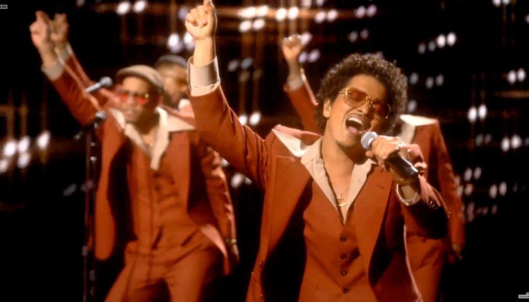 HHW Gaming: Bruno Mars Silk Sonic Dance Moves Is The Newest “Fortnite” Emote