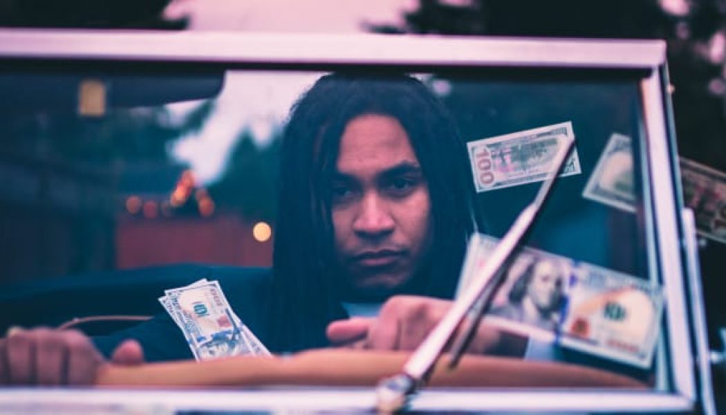 JARETT Releases Breezy Debut Single “TRAVEL”