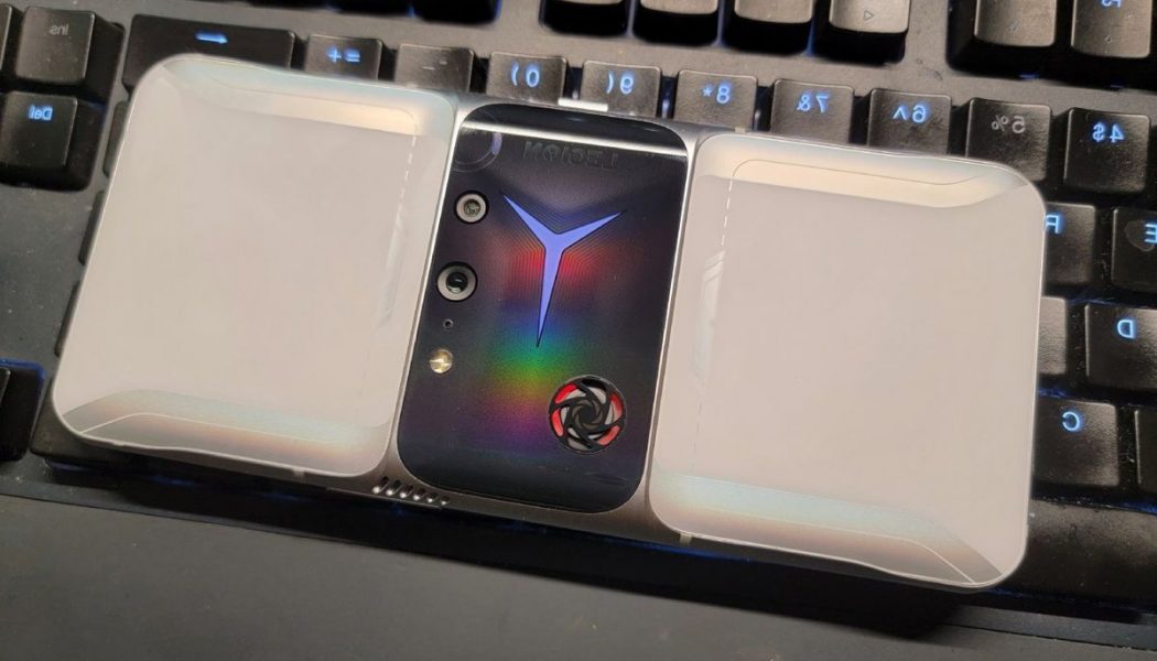Lenovo’s new gaming phone looks like a Transformer sandwich