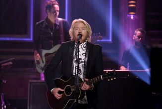 Little Big Town’s Phillip Sweet Tests Positive for COVID-19, Will Sit Out ACM Awards Performance
