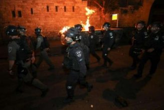 Ramadan: Israel, Palestinians clash on Gaza border as Jerusalem violence continues