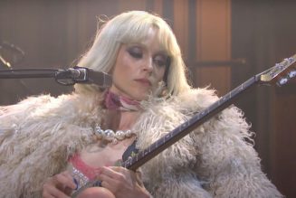 St. Vincent Goes Back to 1973 NYC with Retro SNL Performance: Watch