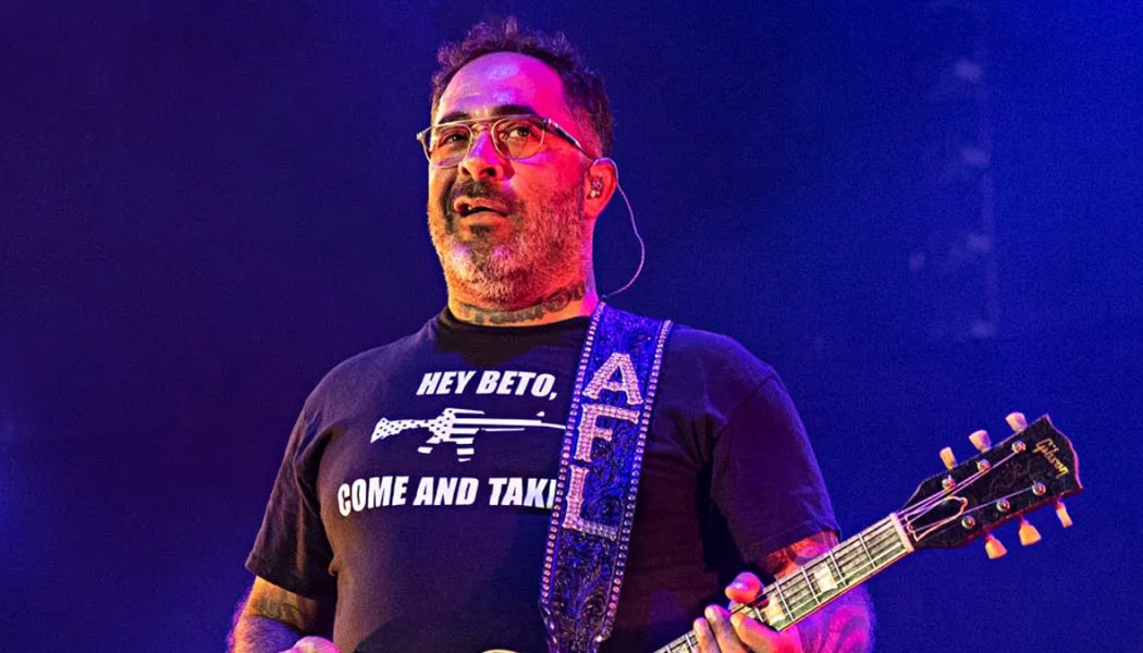 Staind’s Aaron Lewis Disses Bruce Springsteen, Rails Against Statue Removals in New Song: Watch