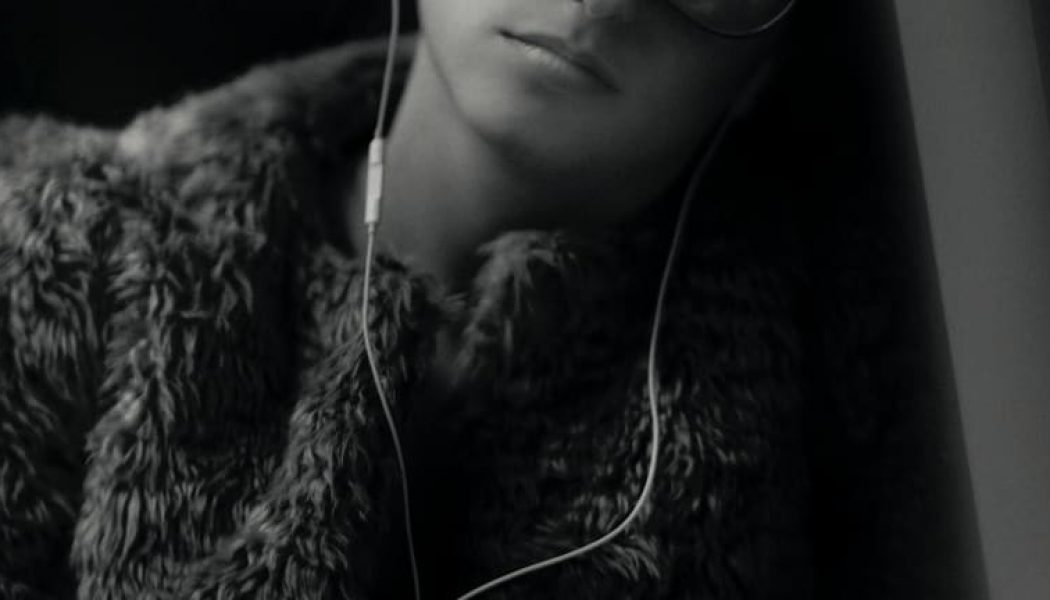 Study: EDM is the Most Popular Genre to Listen to Before Bed—But Also the Worst